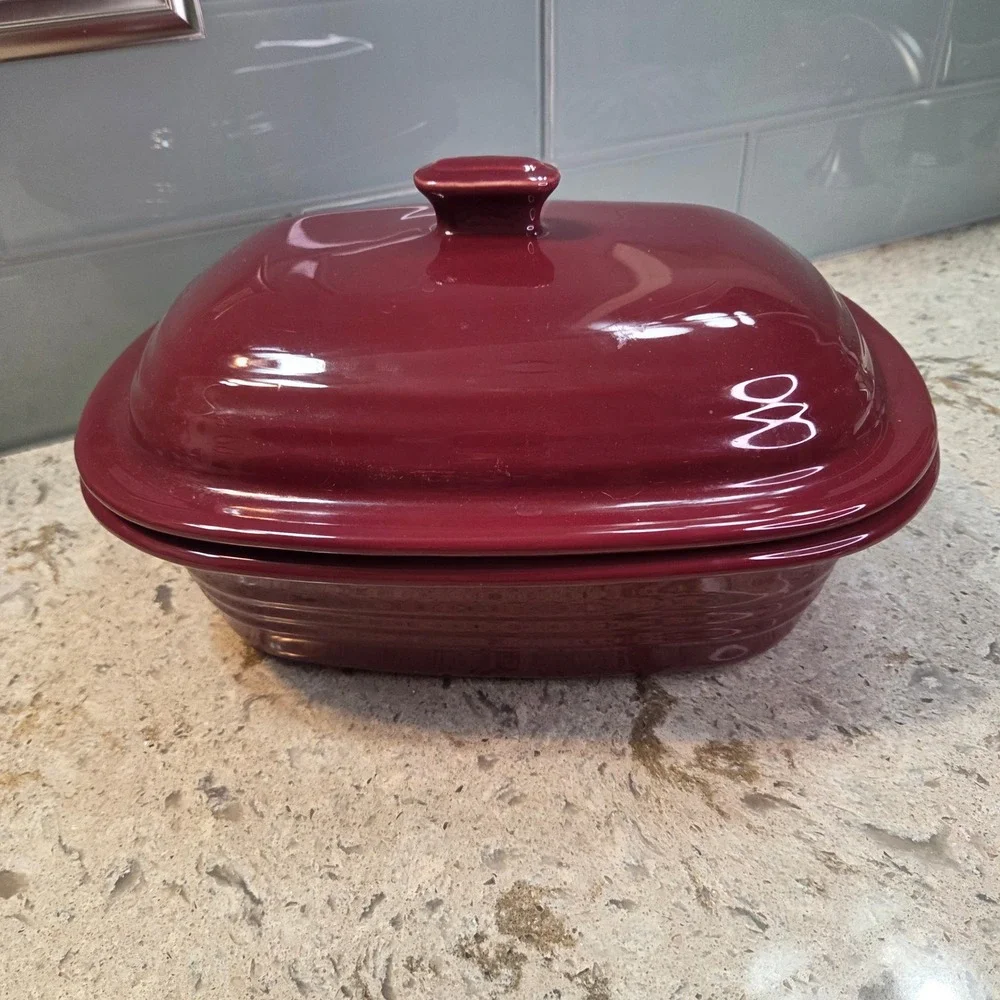 Pampered Chef Deep Covered Baker Cranberry Burgundy Stoneware 3.1 Qt 2101 USA